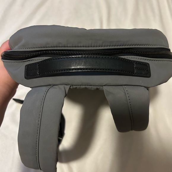 Away daypack backpack in gray asphalt - Picture 7 of 11